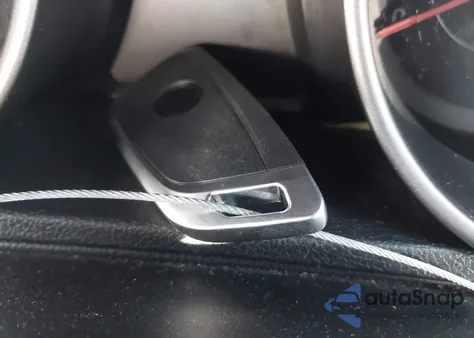 2013 Hyundai Elantra Limited z USA, uszkodzony, nr VIN 5NPDH4AE1DH262064